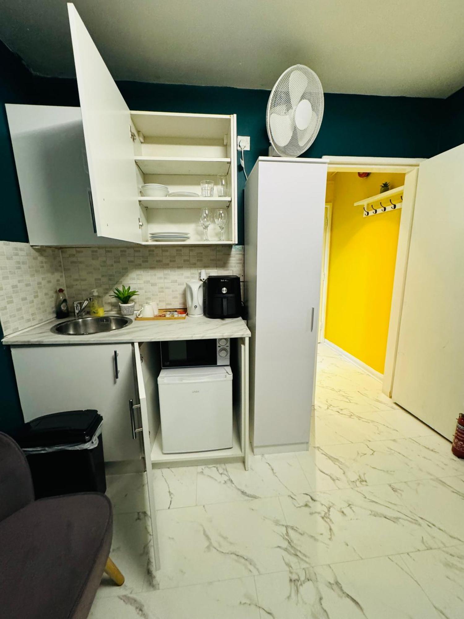 Private Studio Flat In City 1190 London Exterior foto